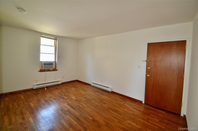 Building Photo - 510 Piermont Ave