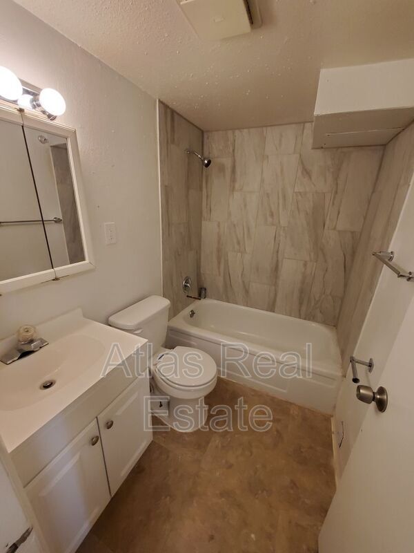 Building Photo - 1406 14th Ave