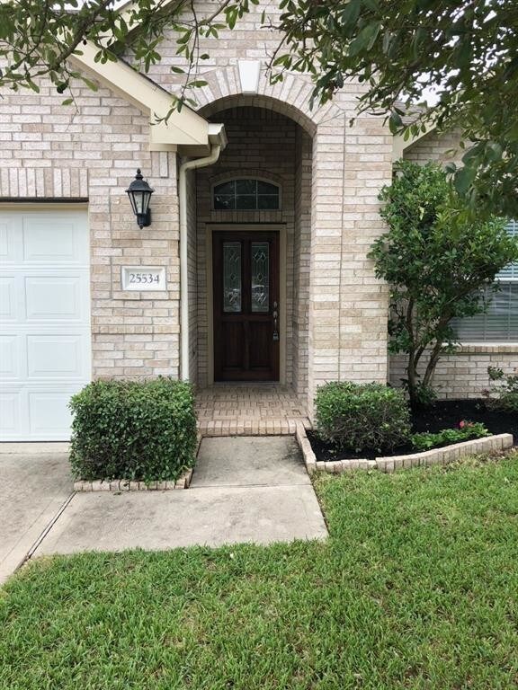 Building Photo - 25534 Saddlebrook Village Dr