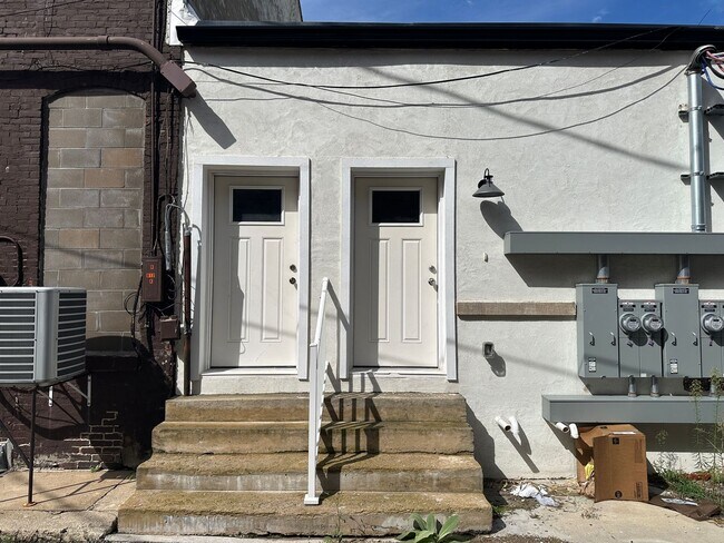 Building Photo - 812 Keeler St