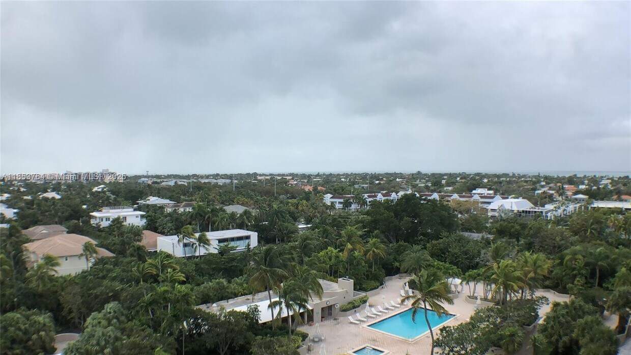 Foto principal - 151 Crandon Blvd