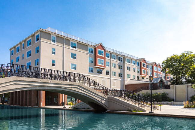 ¡Vistas al canal, ambiente de ciudad! - Canal Overlook Apartments