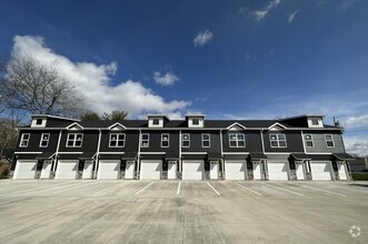 Building Photo - 119 W Rossview Rd