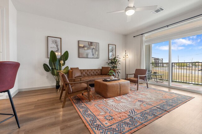 Foto del edificio - 1301 Leah Ave