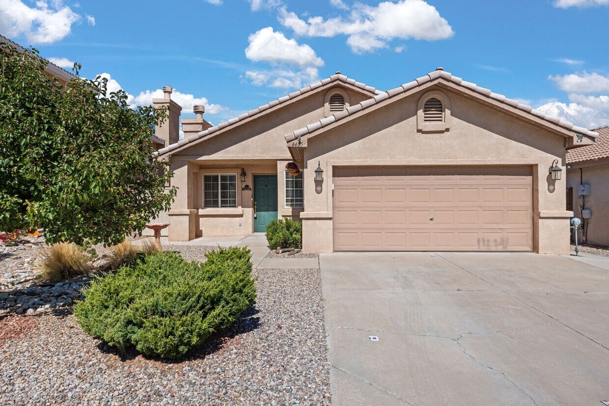 Foto principal - Beautiful 3 Bedroom Home