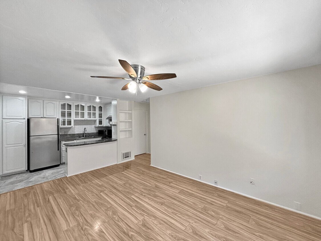 Primary Photo - Newly Remodeled 1BD/BA Condo In Mission Va...