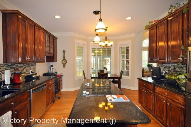 Foto del edificio - 4917 Nicholas Creek Cir