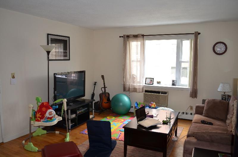 Primary Photo - 62 Parkman St