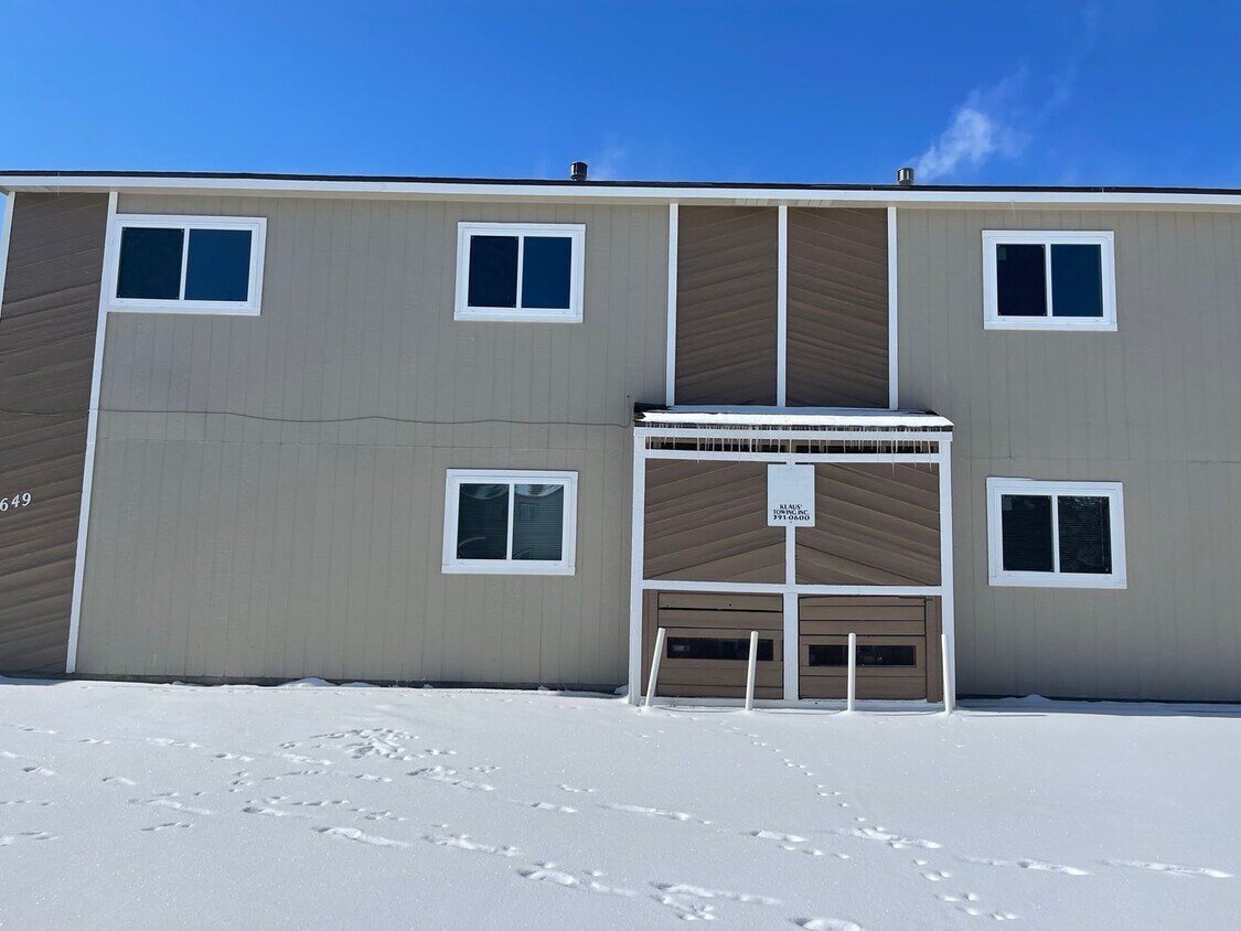 Cute 2 Bedroom Home for Rent on Provincial - Cute 2 Bedroom Home for Rent on Provincial