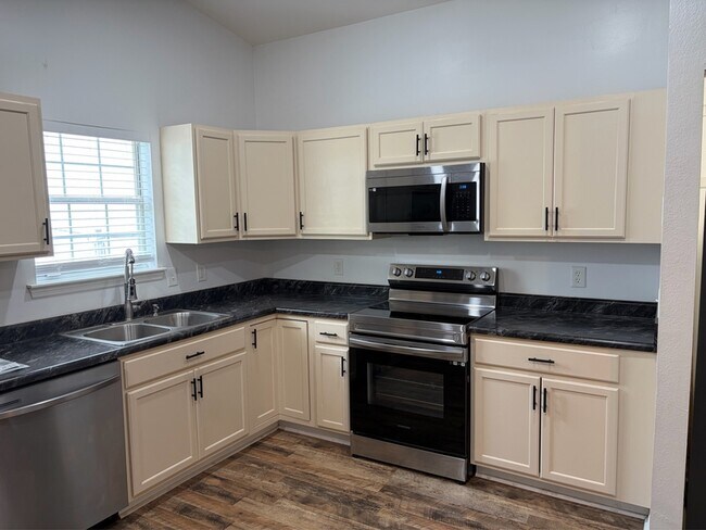Building Photo - 3158 Huttersfield Cir