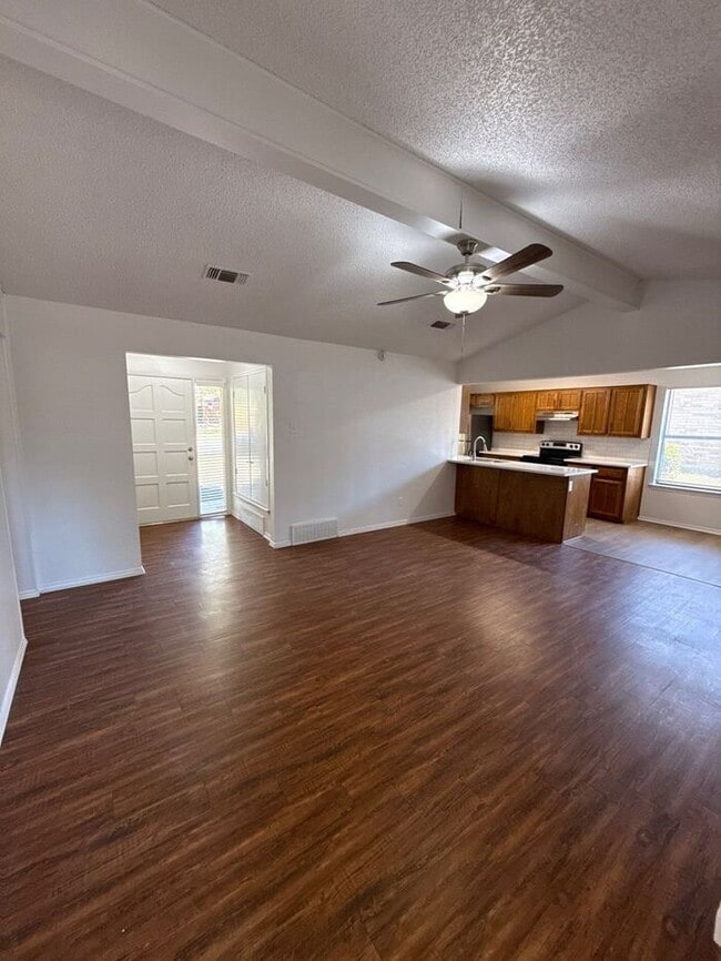Foto del edificio - 7312 Boisenberry Ln