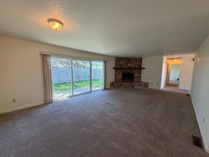 Building Photo - 235 Sells Ct