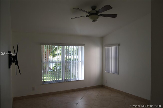 Building Photo - 1312 SW 181st Ave