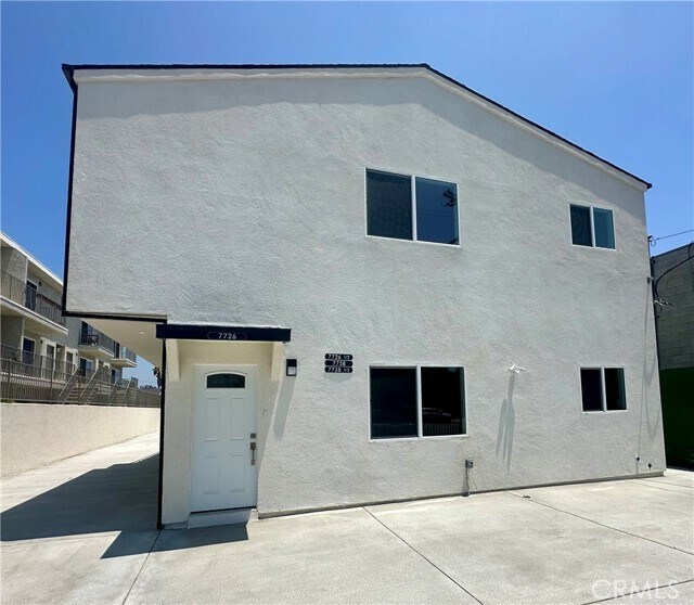 Foto del edificio - 7726 Laurel Canyon Blvd