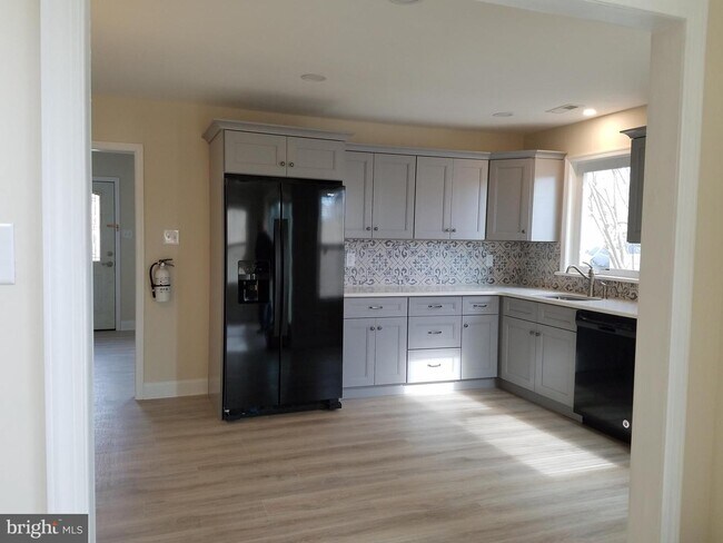Building Photo - 162 Peregrine Dr