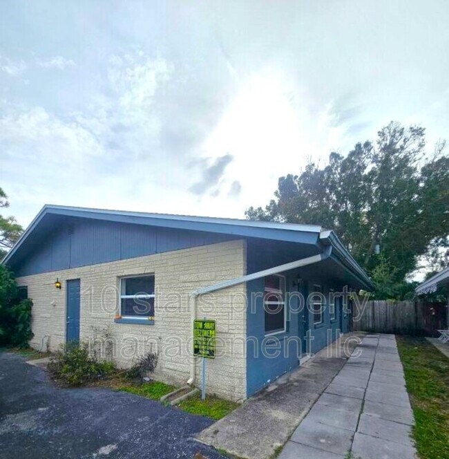 Foto del edificio - 3716 137th Ave N