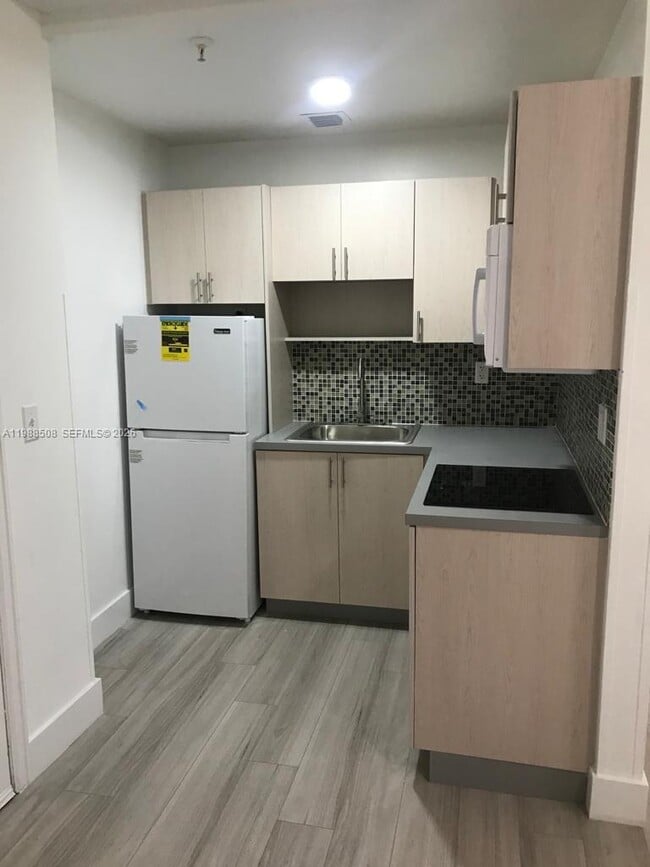 Foto del edificio - 2730 Collins Ave