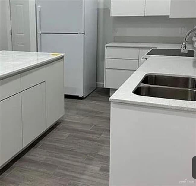 Foto del edificio - 11 Lore Dr