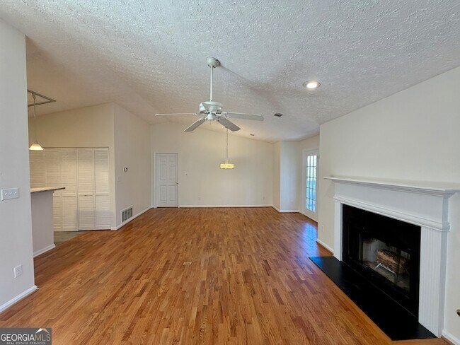 Foto del edificio - 1417 Keys Crossing Dr NE