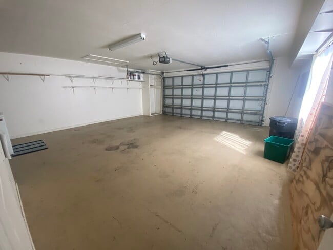 Building Photo - 20 Andrea Dr