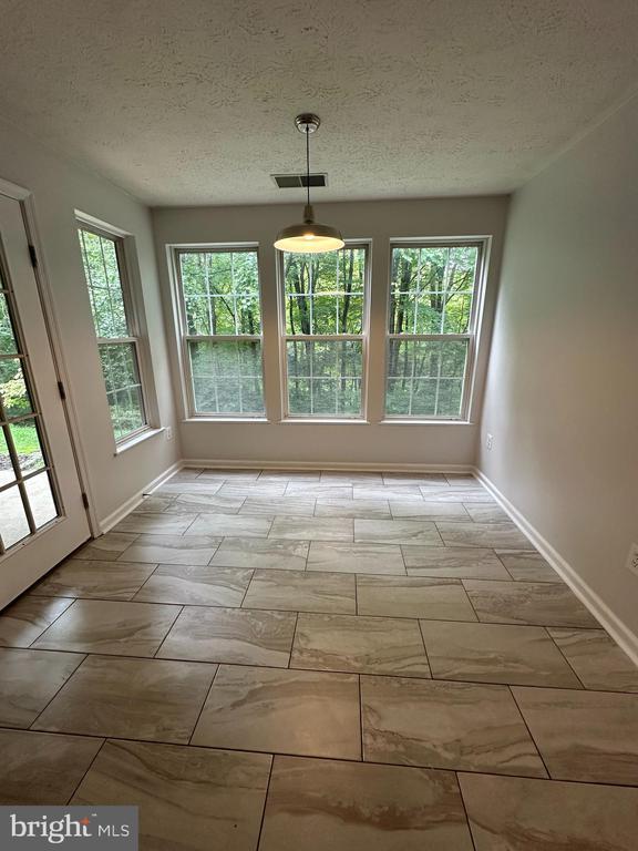 Foto del edificio - 25905 Ridge Manor Dr