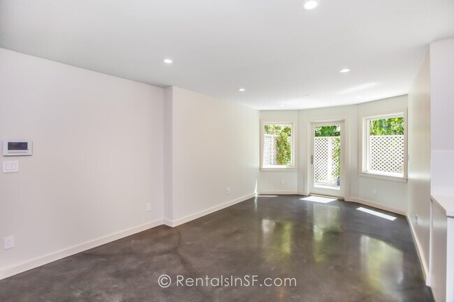 Building Photo - 1339 Francisco St