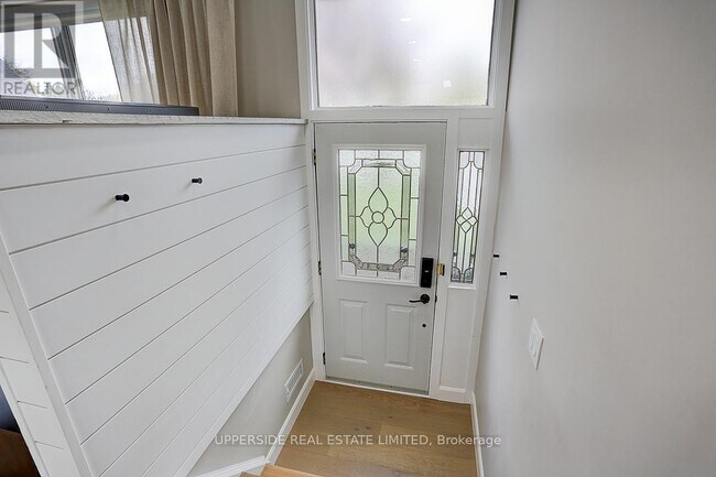 Photo du bâtiment - 853 Capri Ct