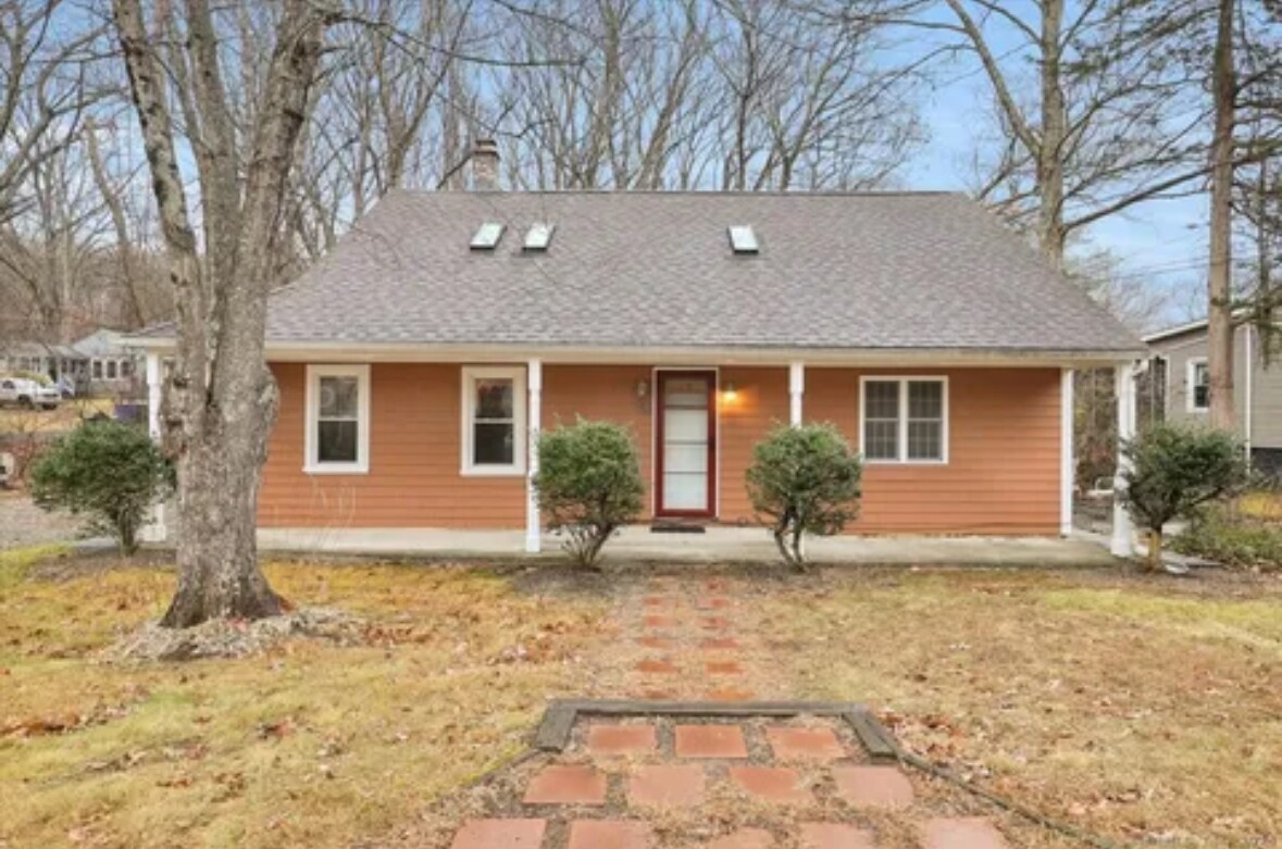 Foto principal - 48 Arlington Rd