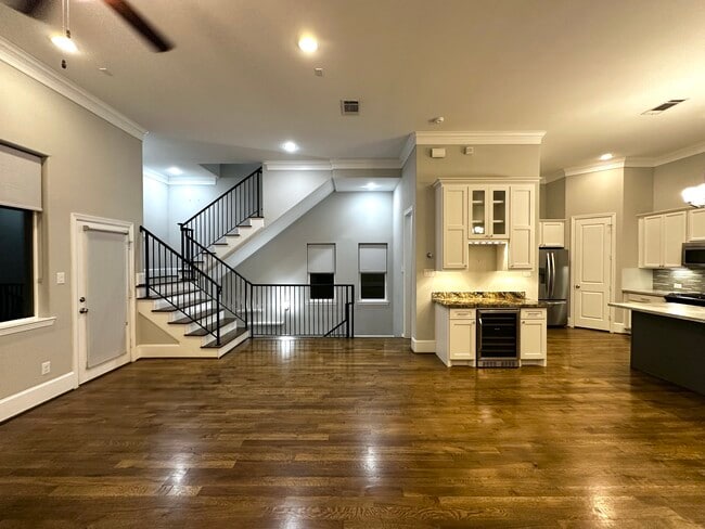 Building Photo - 1621 Shearn St