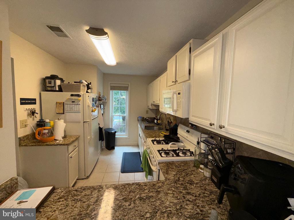 Foto principal - 10165 Oakton Terrace Rd