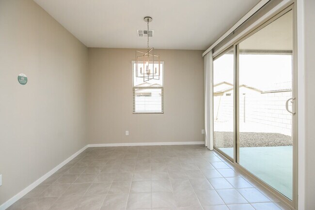 Foto del edificio - 6840 W Pkwy Dr