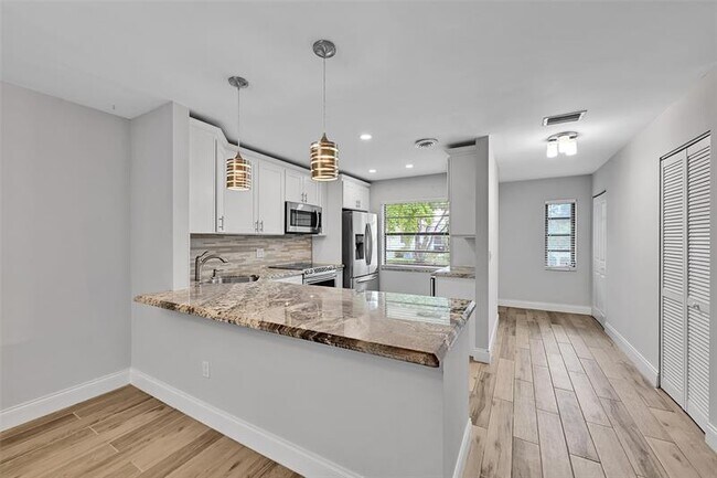Foto del edificio - 21699 Cypress Rd