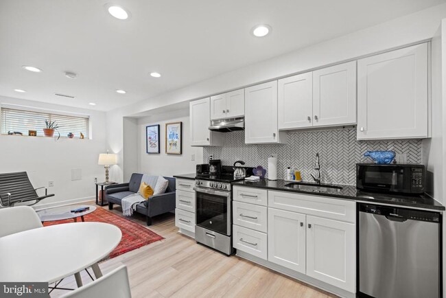 Foto del edificio - 3008 11th St NW