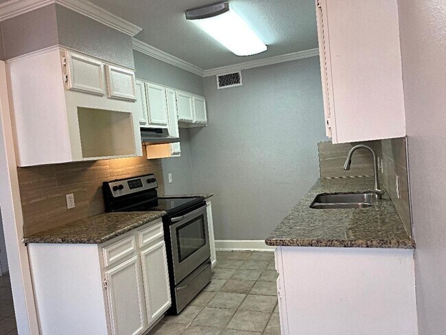 Building Photo - 3065 Willow Pl