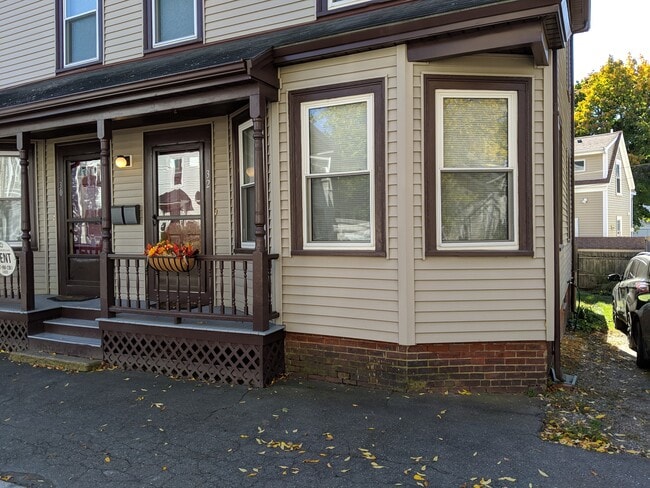 Building Photo - 32 W Dane St