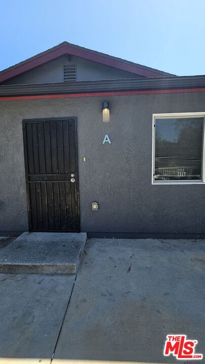 Building Photo - 1320 W 37th St