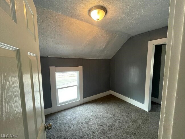 Building Photo - 3085 E 67th St