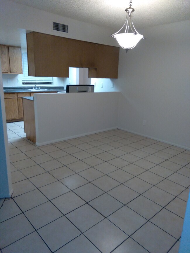 Foto del edificio - 6101 W McKinley St