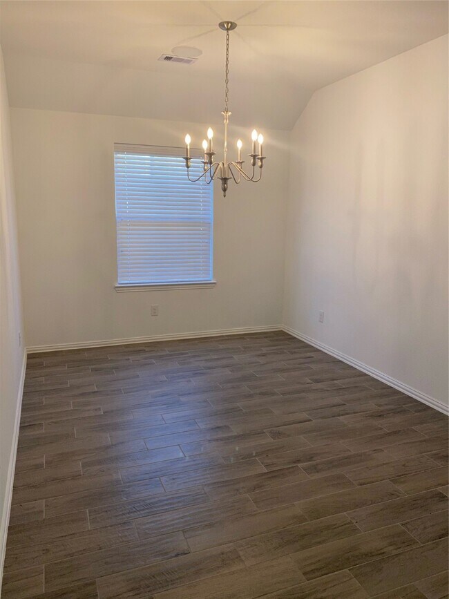 Building Photo - 210 Emory Birch