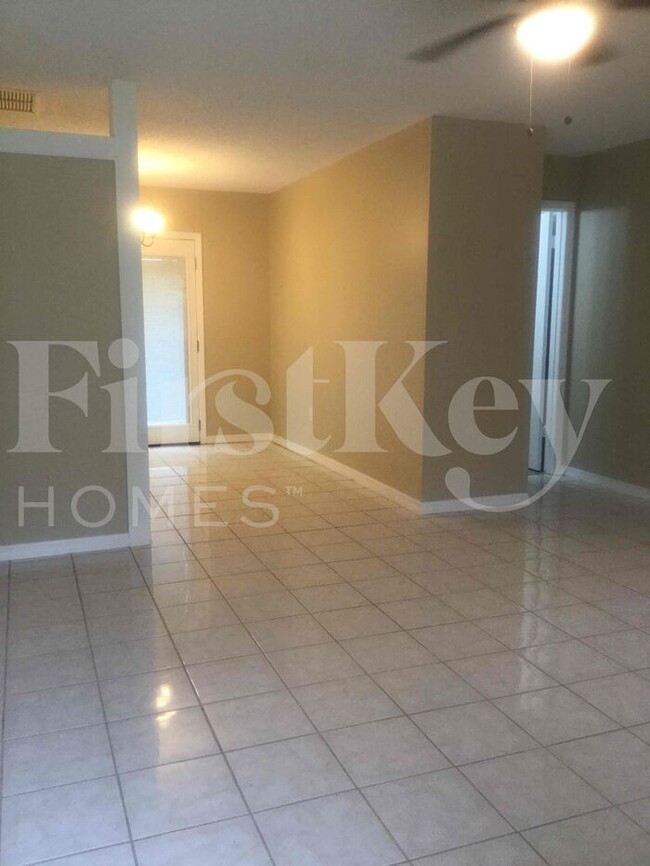 Foto del edificio - 1252 SW Goodman Ave