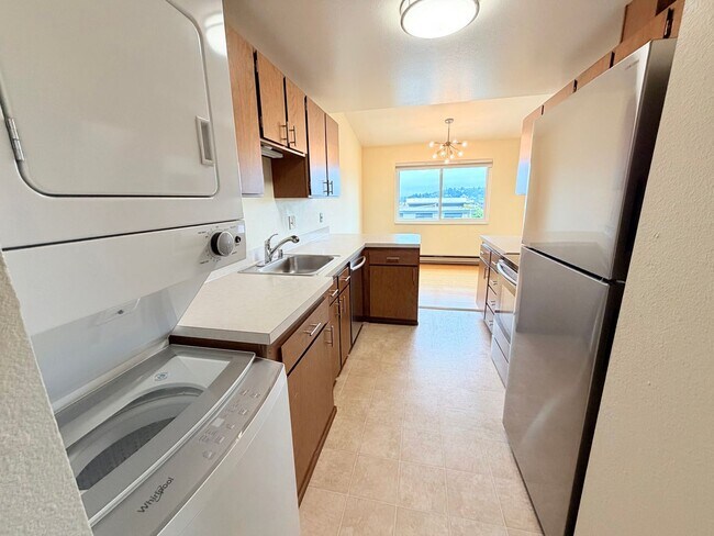 Foto del edificio - Bright Penthouse Corner Unit - Panoramic Views in Ballard!