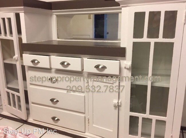 Foto del edificio - 2 br, 1 bath House - 99 Big Trees Rd REAR