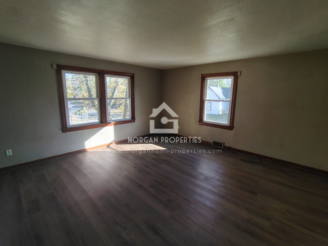 Building Photo - 1108 W 6th St