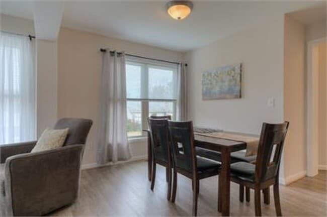 Building Photo - 1608 Whipple Dr