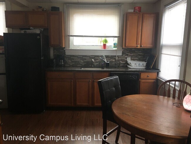Foto del edificio - 5 br, 2 bath House - 146 E High St.