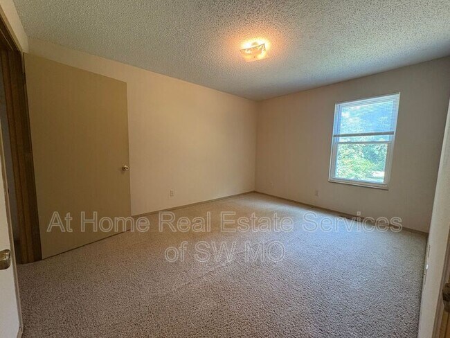 Foto del edificio - 1312 E McDaniel St