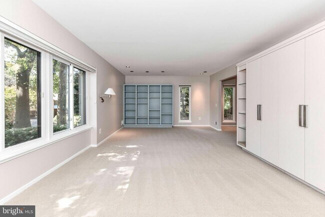 Foto del edificio - 3318 Mantua Dr