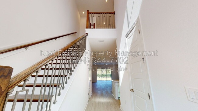 Building Photo - 111 Carousel Dr