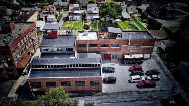 Building Photo - 18 Catherine St
