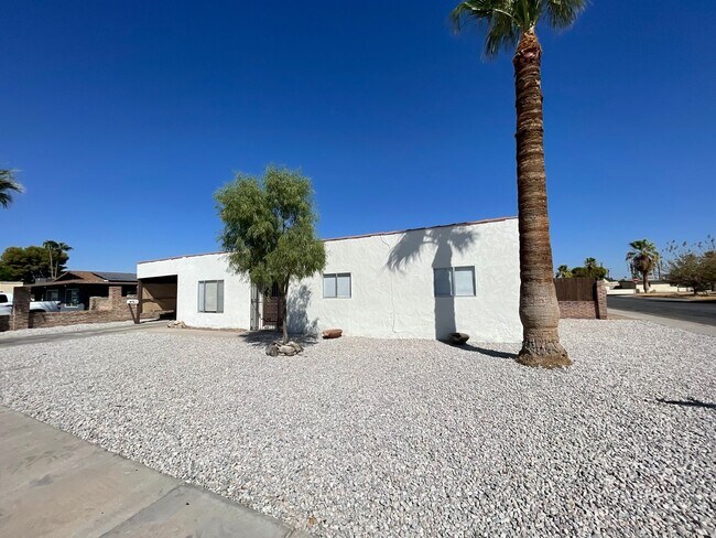 Foto del edificio - BEAUTIFUL POOL HOME W/ MOVE IN BONU$!